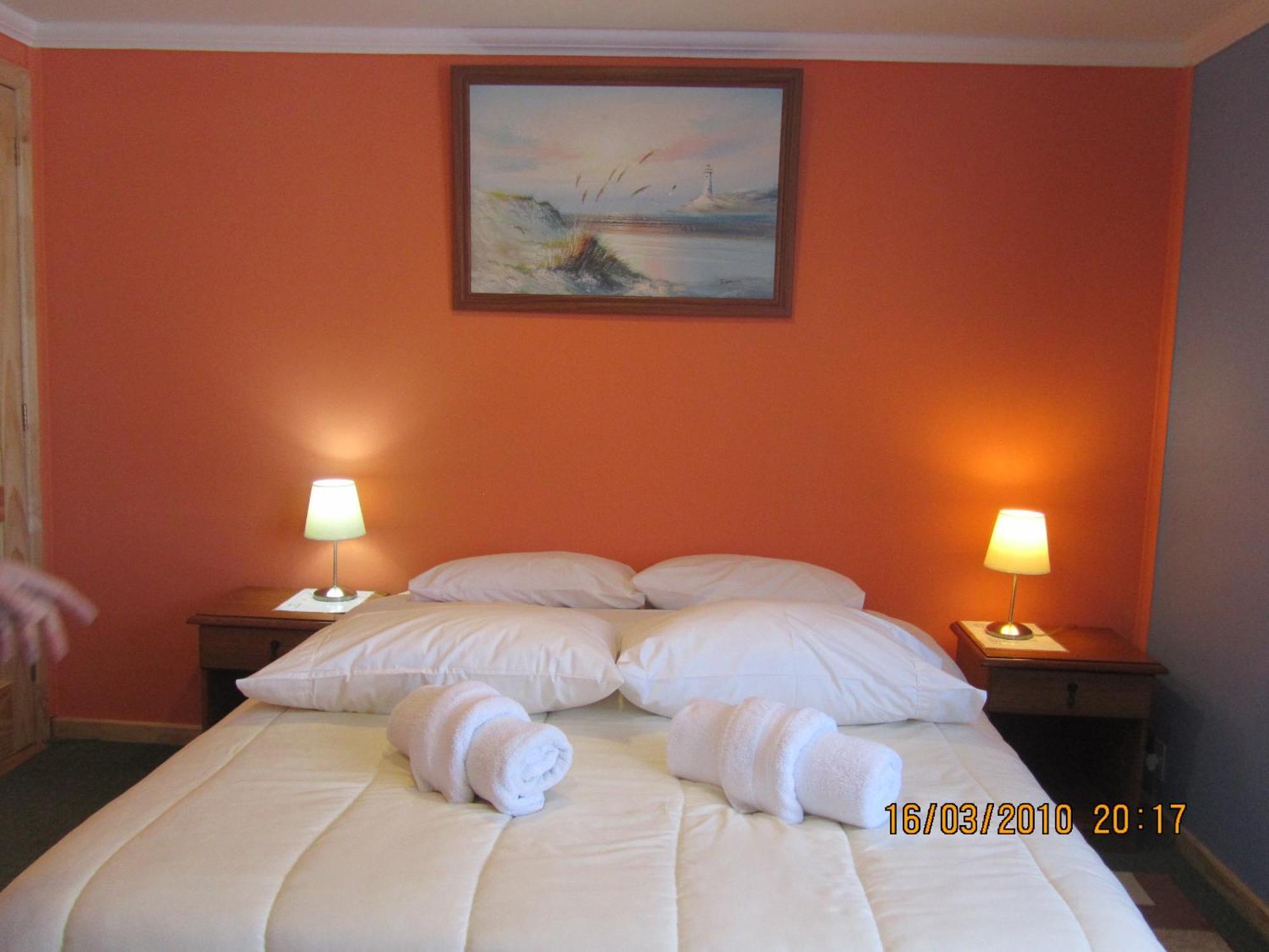 Hotel Patagonia Swiss House Puerto Natales Exterior foto